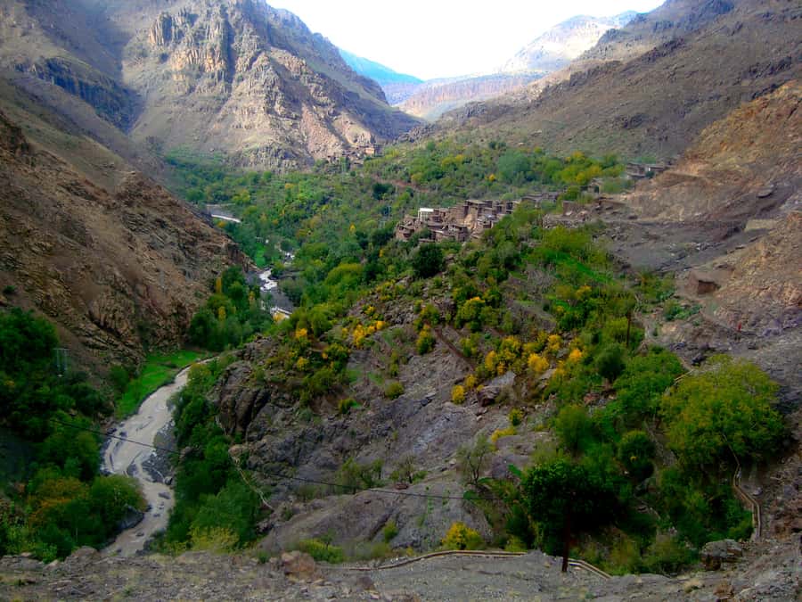 Marrakech: 2-Day Atlas Villages Trekking Tour - Lunch on a terrace with a local family
