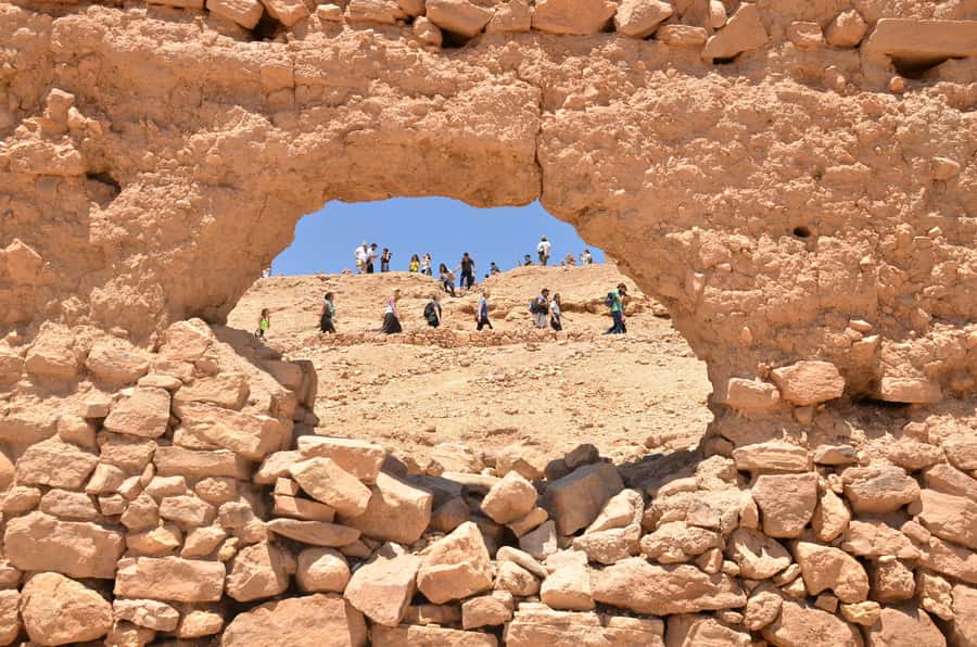 Marrakech: 3-Day Merzouga Desert Experience Camel & Meals - Erfoud, dates, fossils, and the road east
