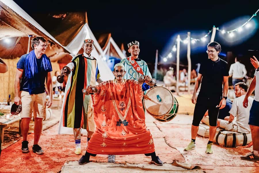 Marrakech: Agafay Desert Pool, Dinner & Live Show Experience - The small hill where sunset does the real work