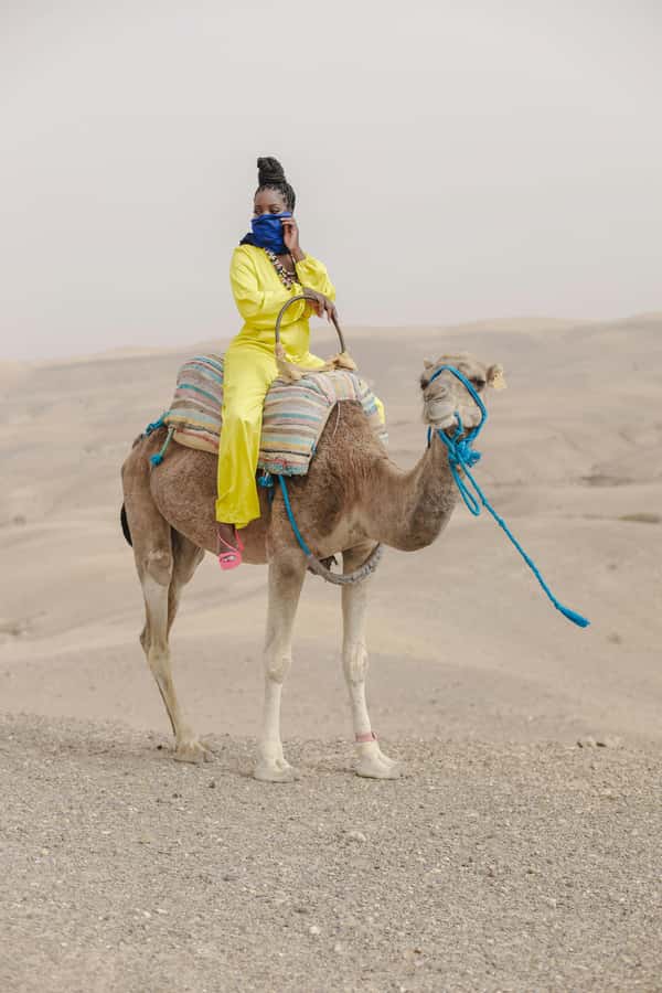 Marrakech: Agafay Desert Quad Bike with Camels & Dinner Show - What to wear and carry for the desert evening