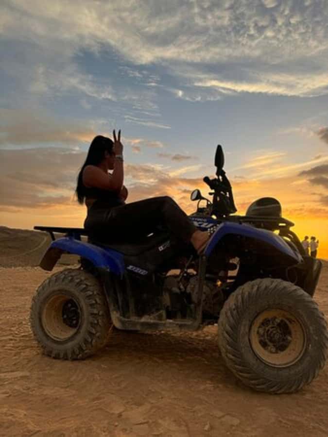 Marrakech: Agafay Desert Quad Biking with Dinner Show - Dinner under a Berber tent
