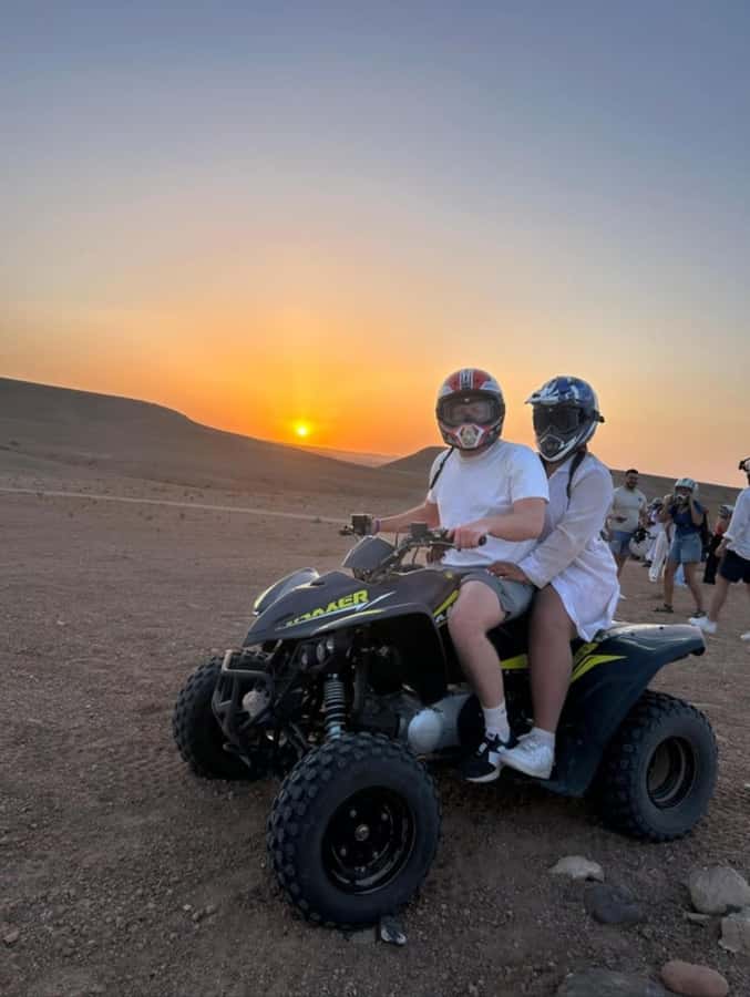Marrakech: Agafay Desert Tour Quad bike & Dinner fire show - Music, Berber dancing, and the fire show