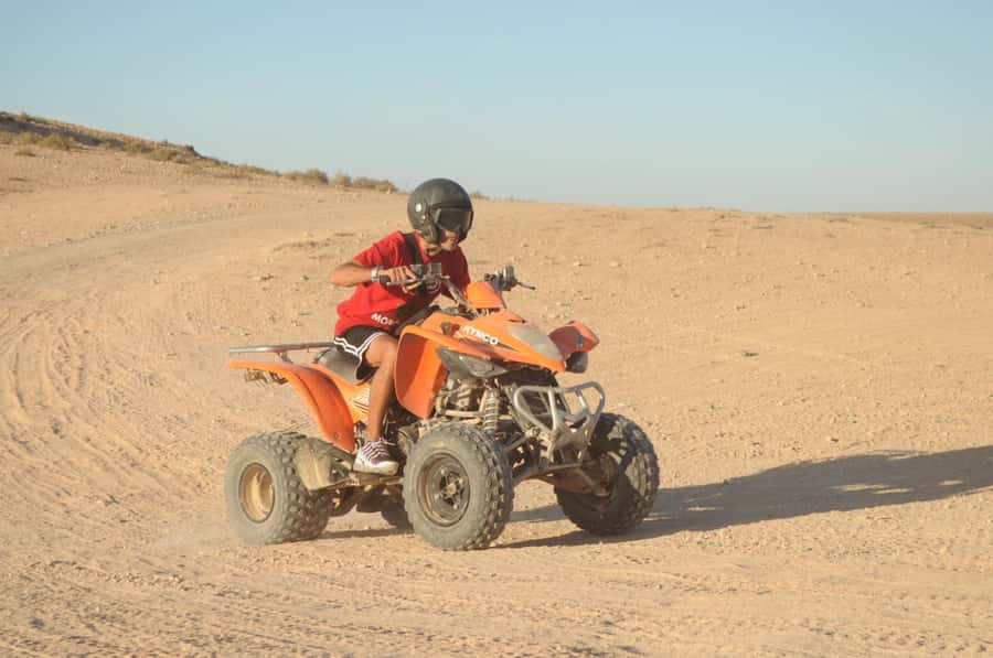 Marrakech: Agafay Desert Trip with Activities and Dinner - Sunset, tea, and the waiting time