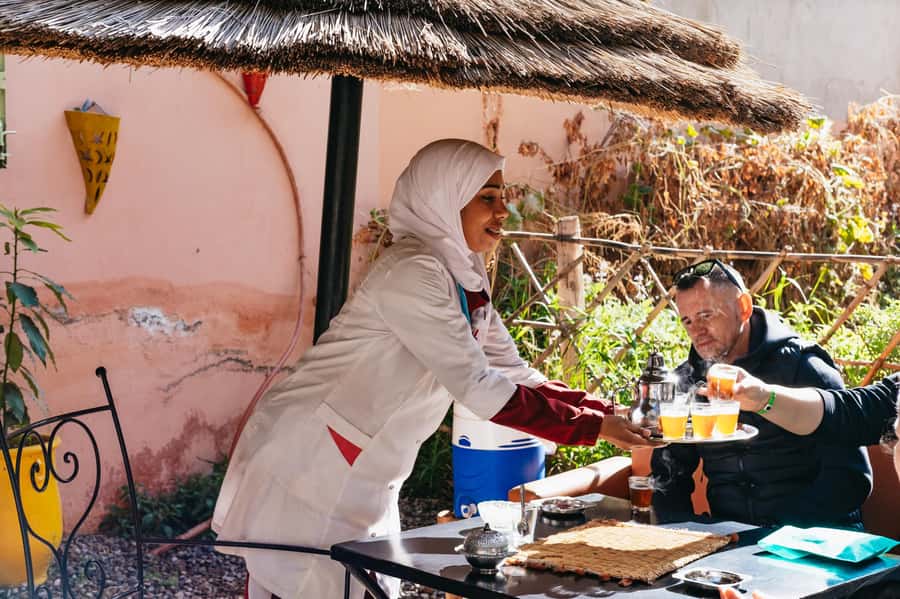 Marrakech: Atlas Mountains and 5 Valleys Day Tour with Lunch - Lunch with an Amazigh family