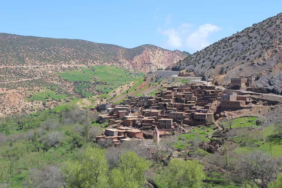 Marrakech: Atlas Mountains Summit Day Trek 2700m - Tea, Tamaterte, and the first climb