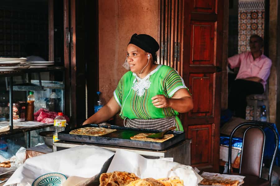Marrakech: Authentic Moroccan Food Walking Tour & Dinner - The herbalist stop and what it adds