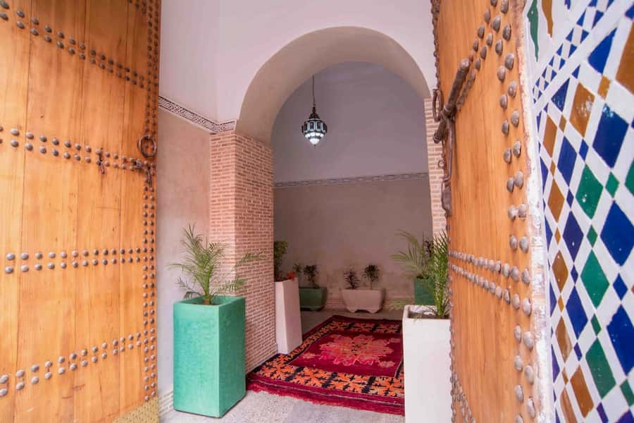 Marrakech: Authentic Moroccan Hammam Experience in Mouassine - Ghassoul clay, steam, and the final rinse
