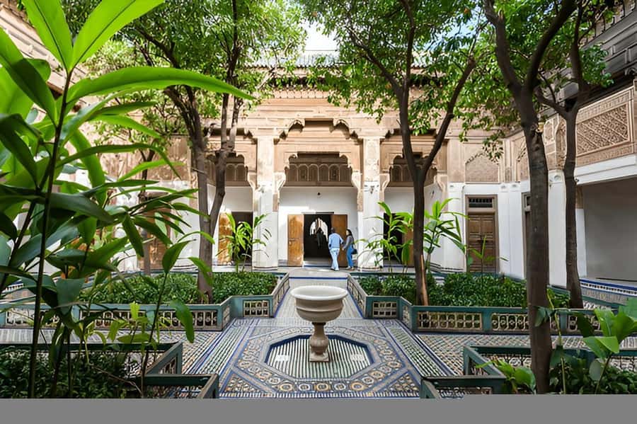 Marrakech: Bahia Palace, Saadian Tombs, & Koutoubia Mosque - What this three-hour Marrakech walk is really like