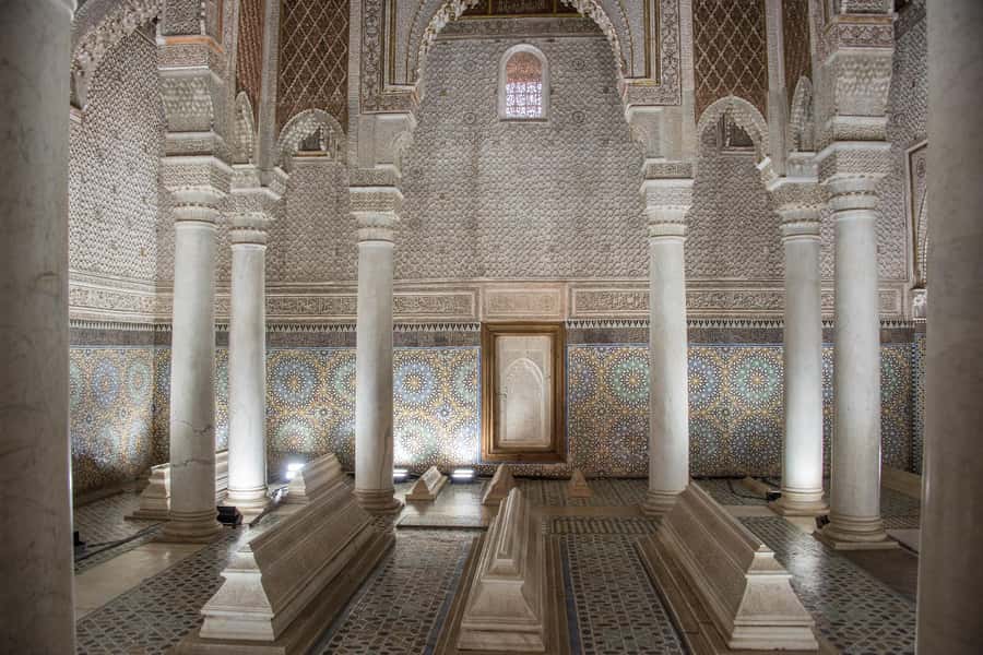 Marrakech: Bahia Palace, Saadian Tombs & Medina Guided Tour - Ramadan and seasonal timing