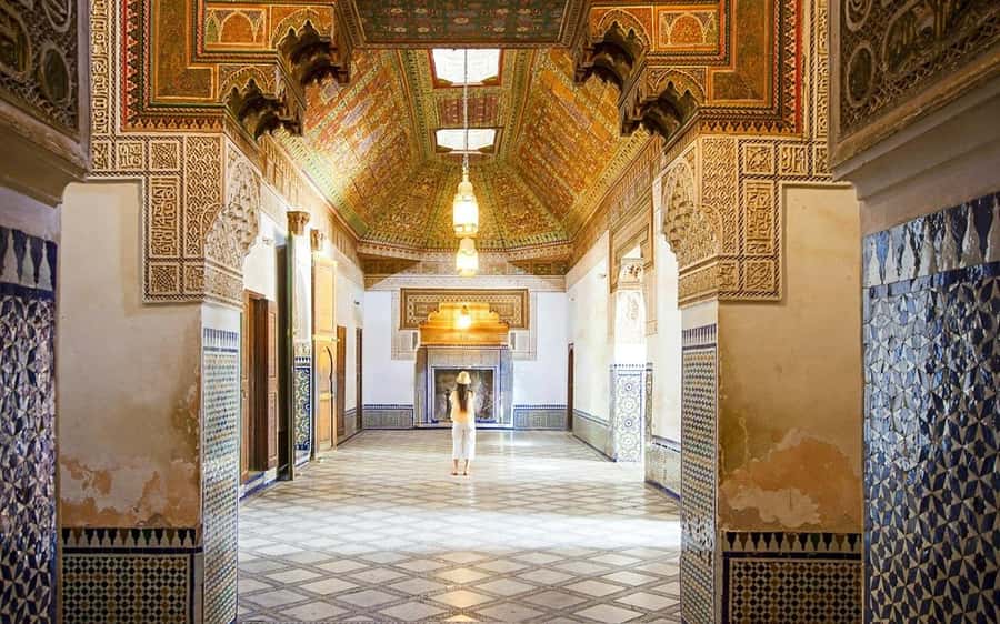 Marrakech: Bahia Palace, Saadian Tombs & Medina Walking Tour - The Saadian Tombs and their fine decoration