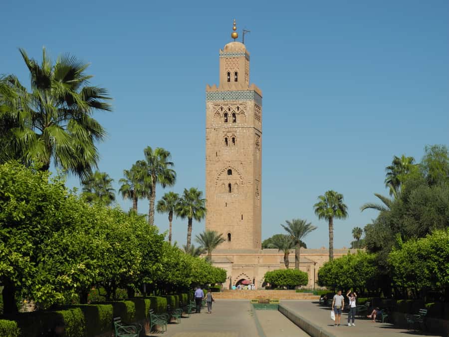 Marrakech: Bahia Palace, Saadian Tombs & Medina Walking Tour - The Mellah and Marrakech’s multicultural past