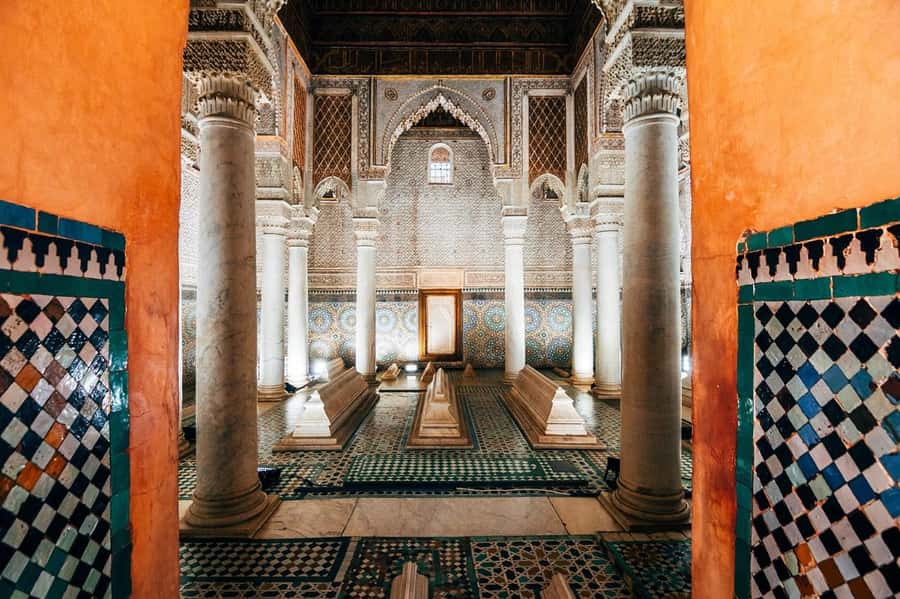 Marrakech: Bahia Palace, Saadian Tombs & Medina Walking Tour - Souks, workshops, and the Medina