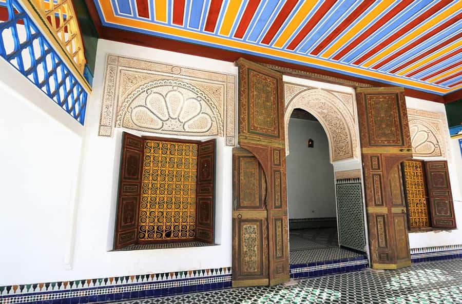 Marrakech: Bahia Palace, Saadian Tombs & Medina Walking Tour - Koutoubia Mosque and the city skyline