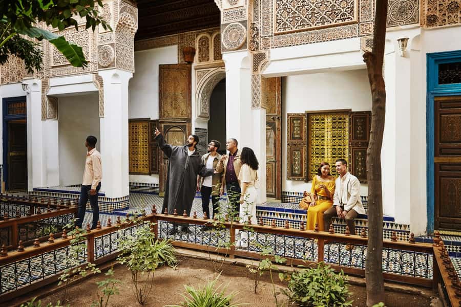 Marrakech: Bahia Palace, Saadian Tombs & Top Highlights Tour - Koutoubia Mosque and its Almohad minaret