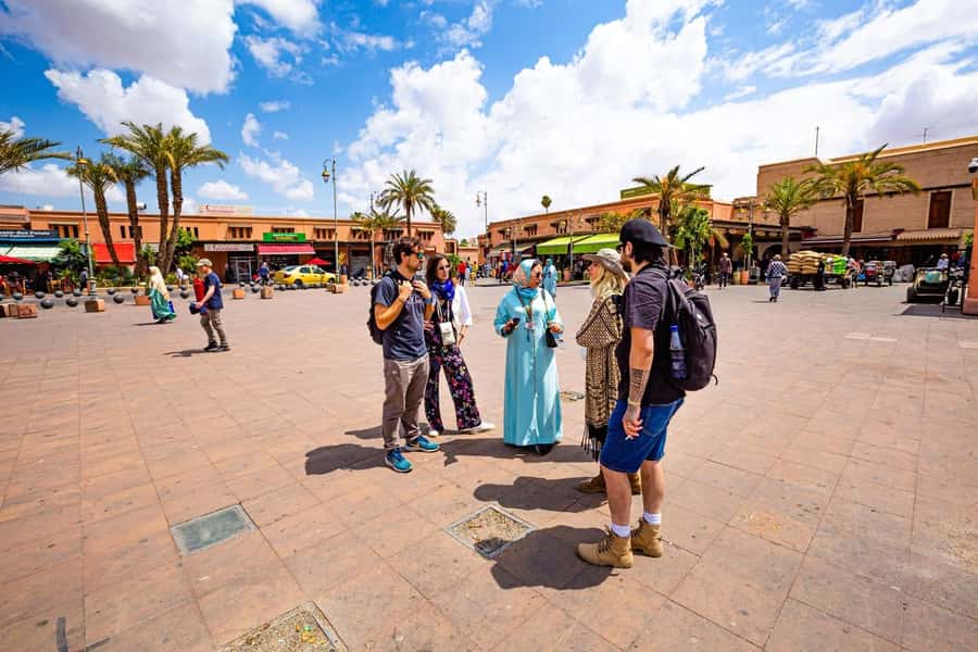 Marrakech: Bahia Palace, Saadian Tombs & Top Highlights Tour - Meeting at Café Argana in Jemaa el-Fna