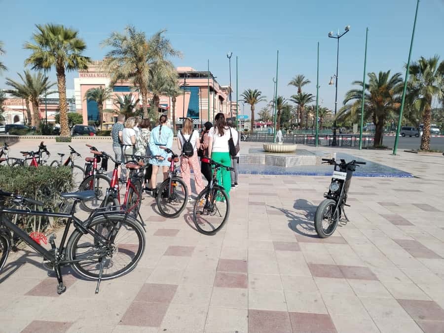 Marrakech: Bicycle Tour with a Local Guide - Koutoubia Mosque and the gardens behind it
