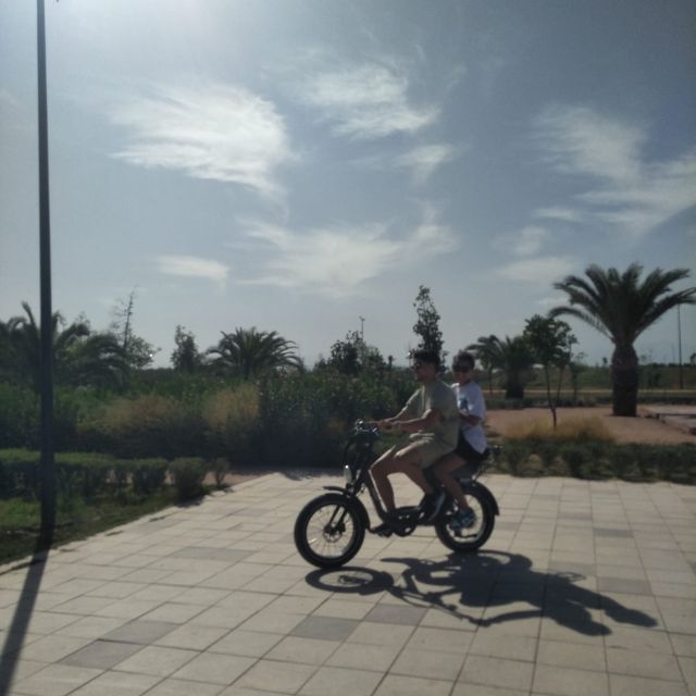 Marrakech: Bicycle Tour with a Local Guide - Timing, clothes, and safety