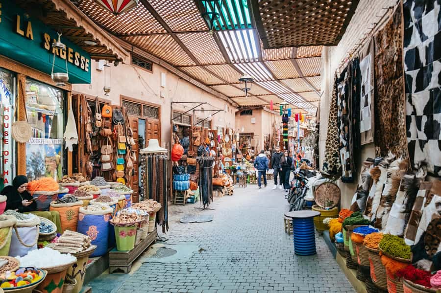 Marrakech: Colorful Medina Souks Guided Walking Tour - Why the Medina is easier with a guide