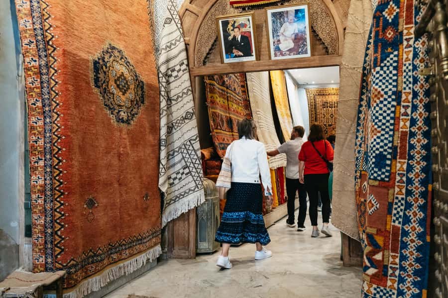 Marrakech: Colorful Medina Souks Guided Walking Tour - A closer look at Medina life