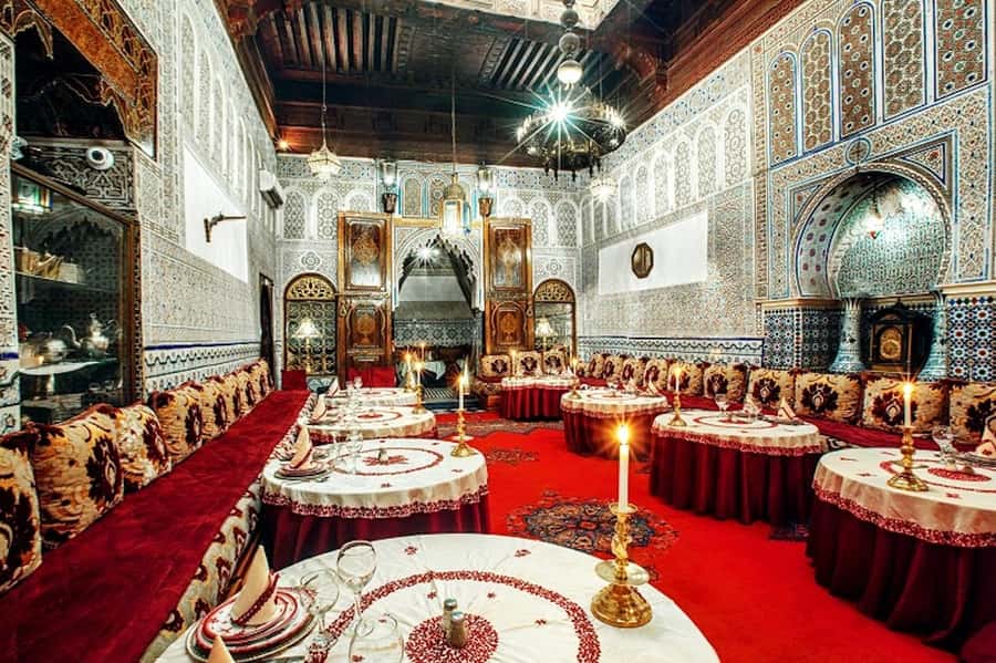 Marrakech: Dinner Show at Dar Essalam Restaurant - What the experience gets right