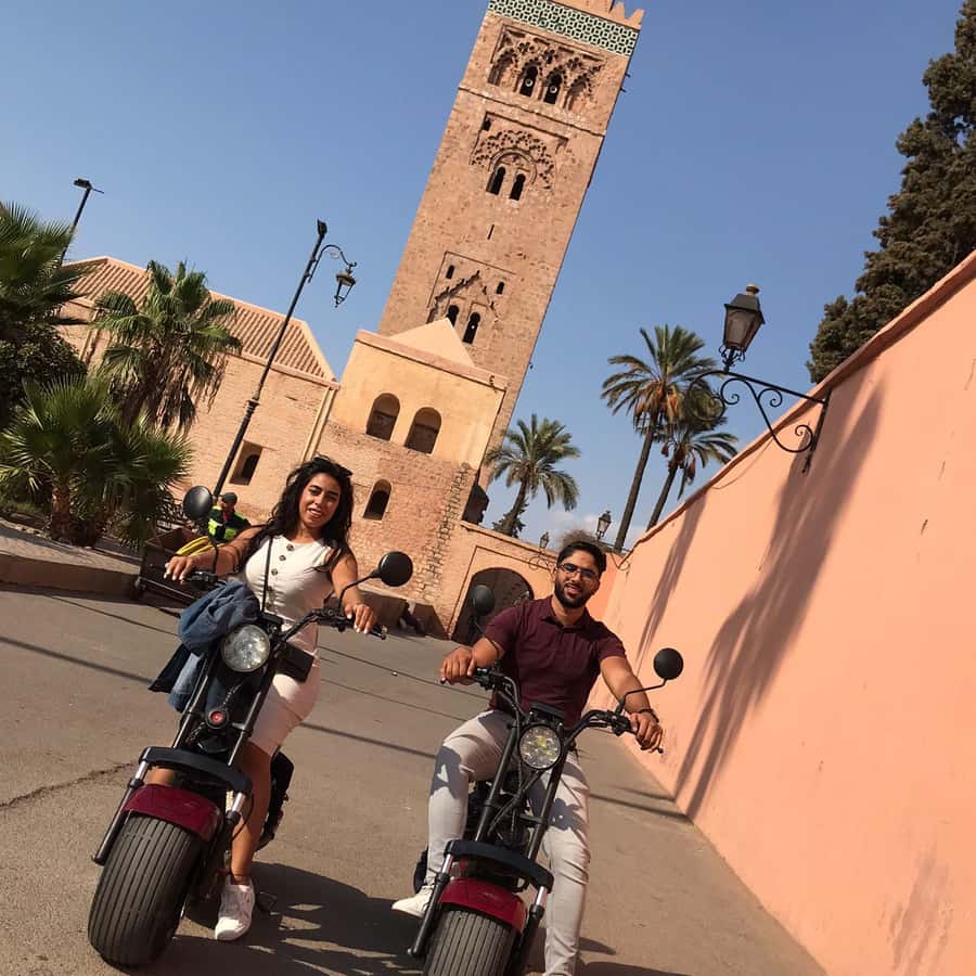 Marrakech: Glide Through the Red City on an EcoScooter Tour! - Entering the Medina and souks