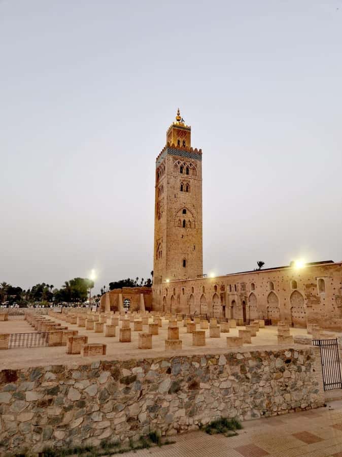 Marrakech: Guided Tour by Night - Through Souk Semmarine and the old medina
