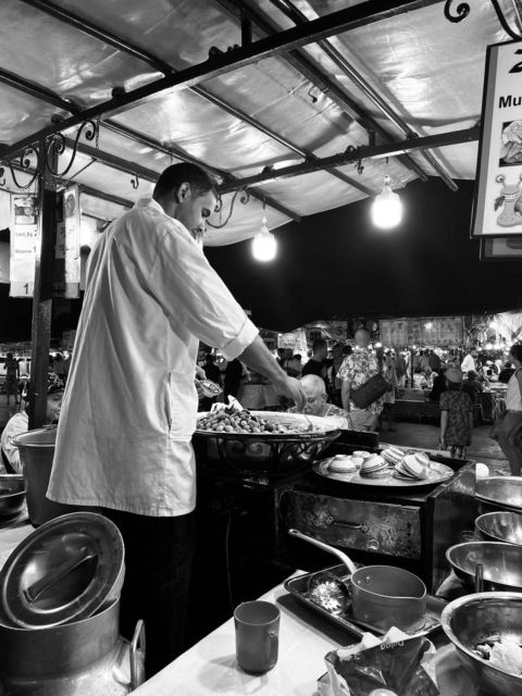 Marrakech: Guided Tour by Night - Olive tasting, nuts, and Moroccan tea