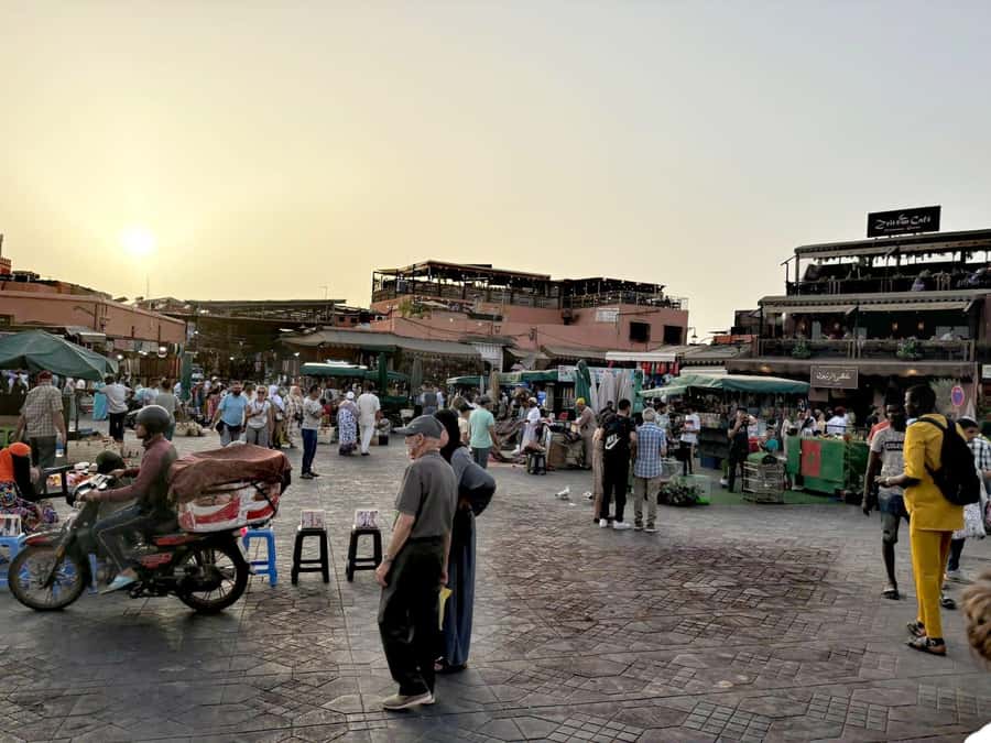 Marrakech: Guided Tour by Night - Meeting at Argana Café in Jemaa el-Fnaa