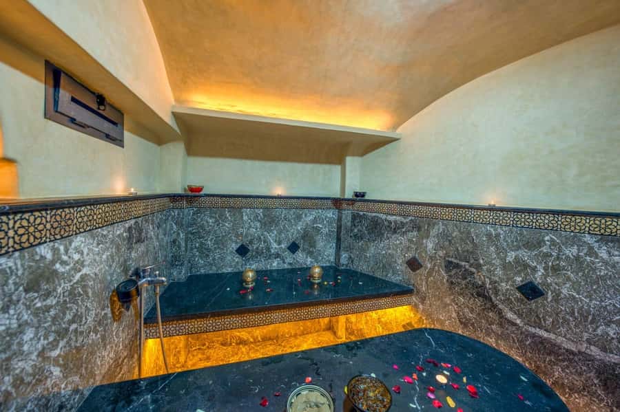 Marrakech : Hammam traditionnel expérience - The scrub: the most active part of the ritual