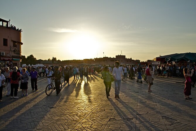 Marrakech Highlights : Palaces, Medina & Souks with Local Expert - Walking the Medina and its souks
