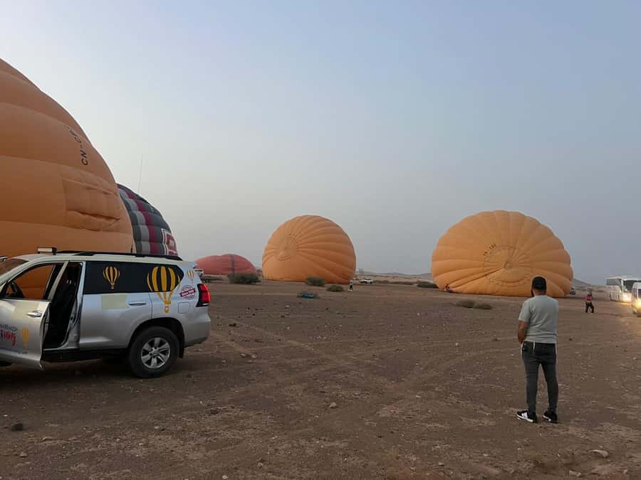 Marrakech: Hot Air Balloon Flight with Breakfast - Watching the balloon come alive