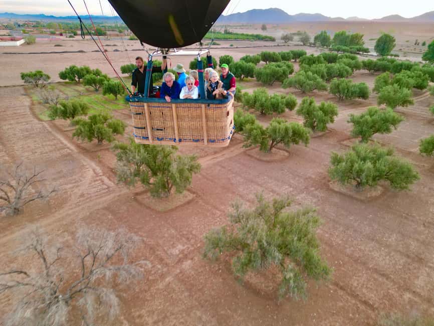 Marrakech: hot-air balloon flight with view of the Atlas Mountains and Berber breakfast - Who will enjoy this most?