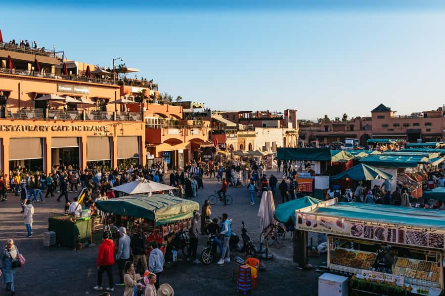 Marrakech: Medina by Night Walking Tour with Moroccan Tea - Entering the souks after sunset