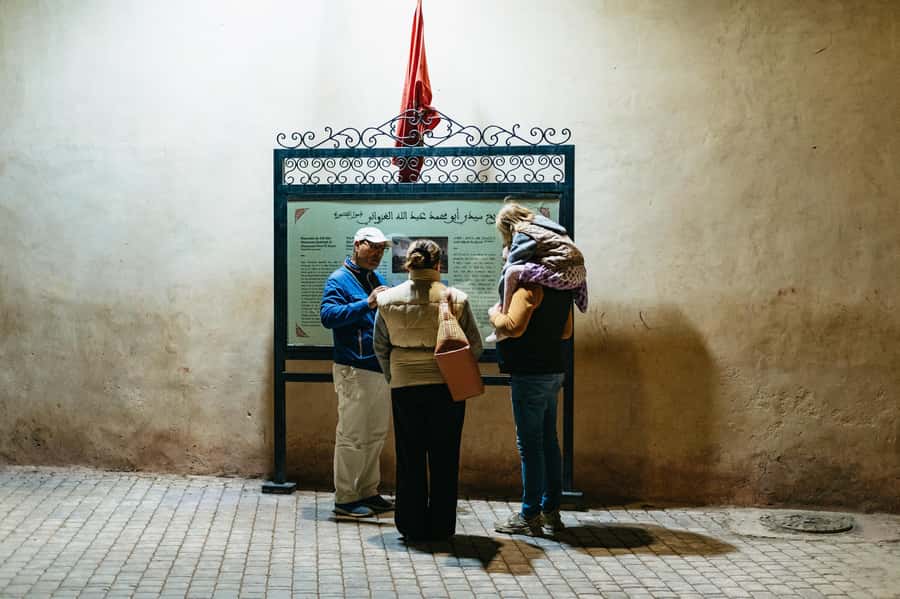 Marrakech: Medina by Night Walking Tour with Moroccan Tea - What the guide adds to the Medina