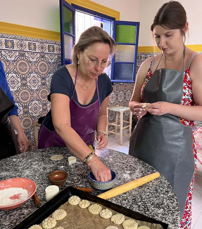 Marrakech: Moroccan Pastries and Tea Class with a Local - Key points to know before booking