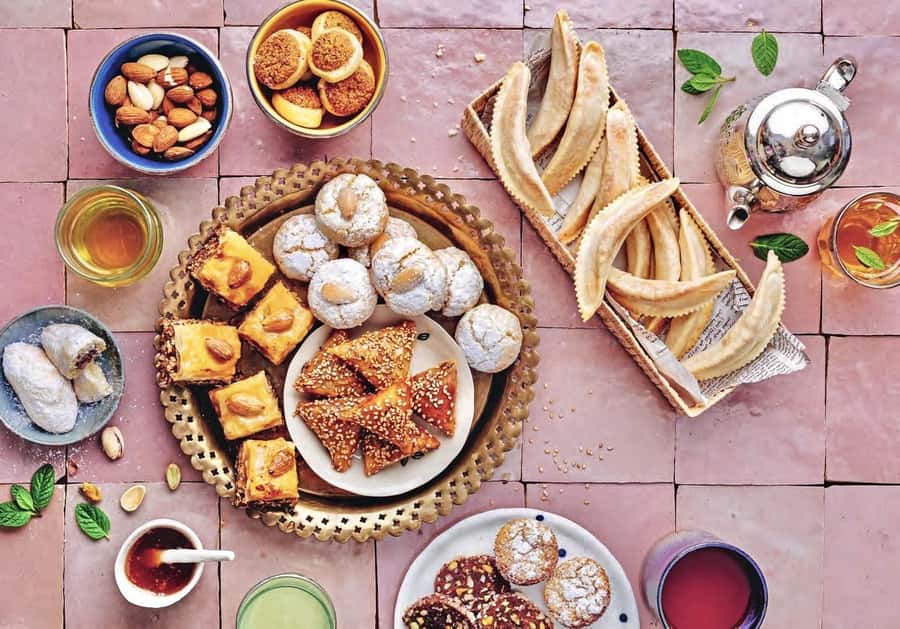 Marrakech: Moroccan Pastries and Tea Class with a Local - Starting with Moroccan pastry techniques