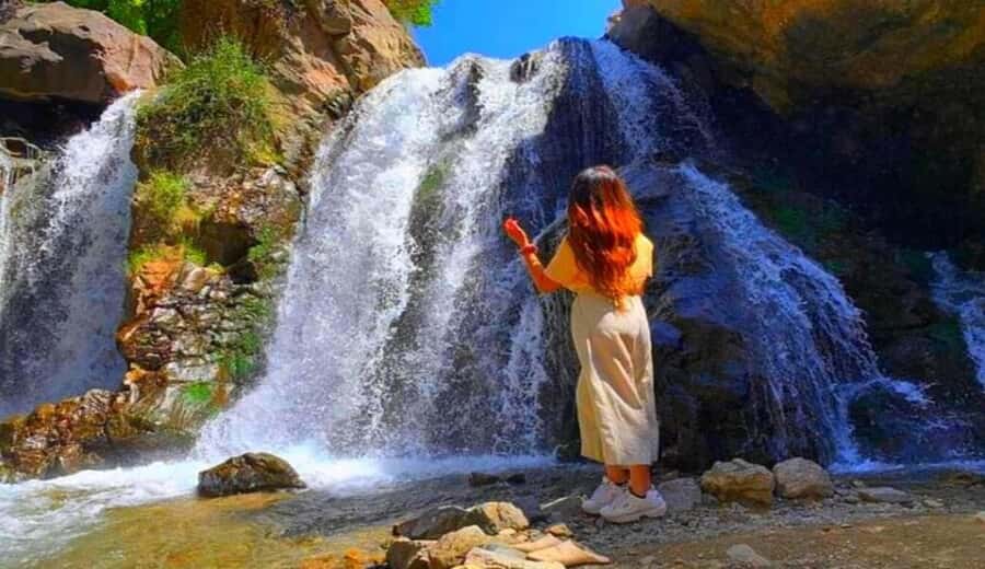 Marrakech: Ourika Valley waterfalls with guide& Berber lunch - Language, Guides, and Day-to-Day Organization