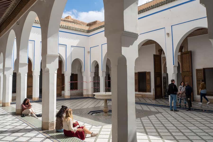 Marrakech: Palace, Museum, Madrasa & Medina Highlights Tour - Rahba Kedima and the walk back