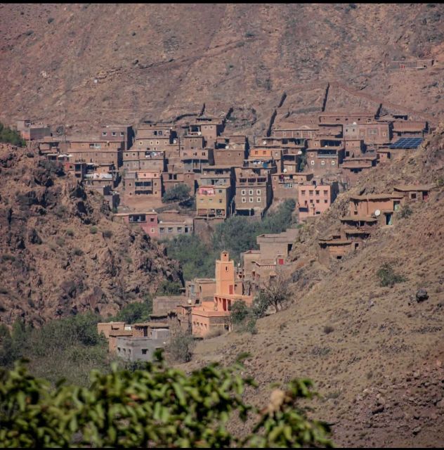 Marrakech: Paragliding, Camel Ride & Berber Villages Trip - The 15-minute camel ride in Agafay