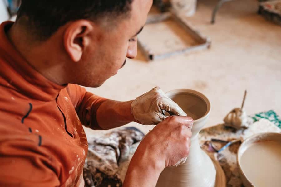 Marrakech: Pottery Workshop - Trying molding, a different way to build pottery