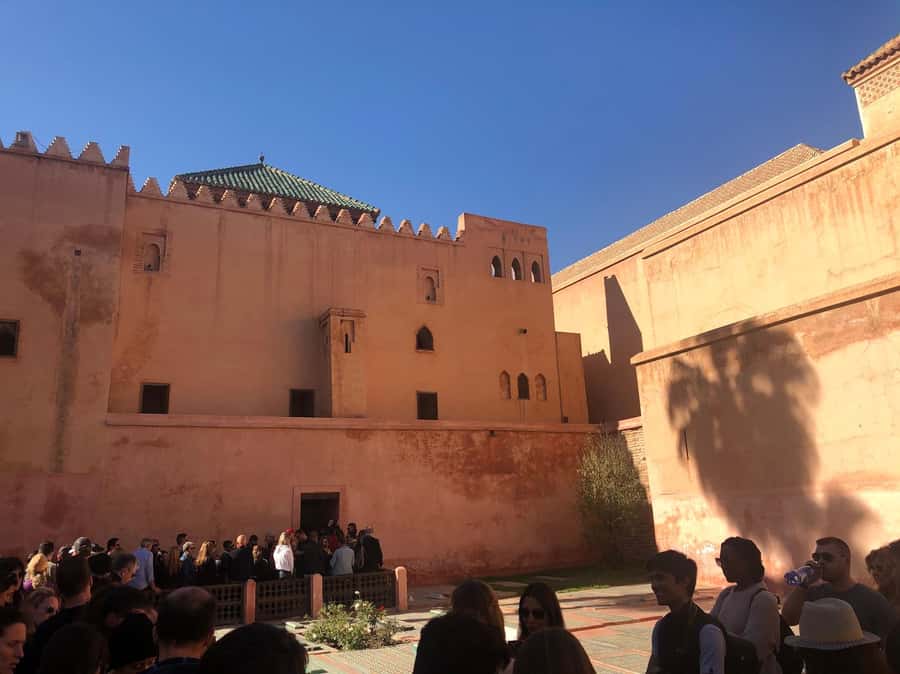 Marrakech: Saadian Tombs, Bahia Palace, Medina and Souk Tour - Walking the Medina without losing your way