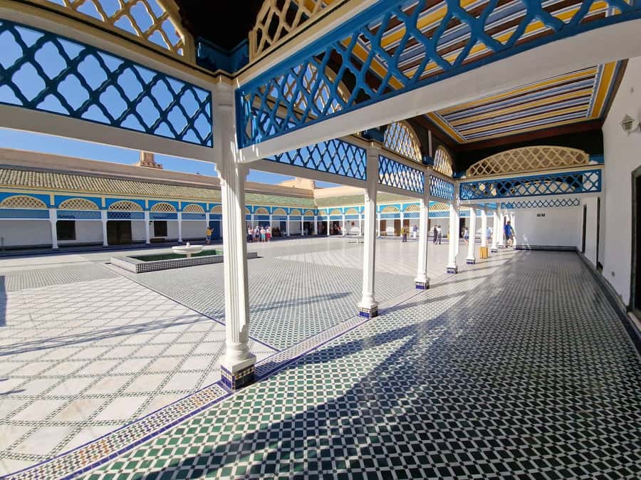Marrakech: Saadian Tombs, Bahia Palace, Medina and Souk Tour - Koutoubia Mosque and the shape of Marrakech