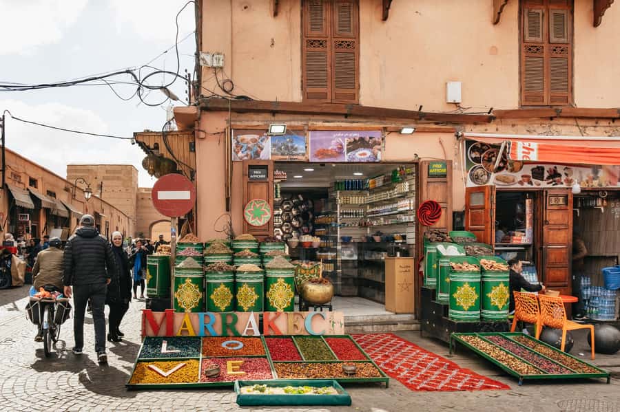 Marrakech: Saadian Tombs & Bahia Palace, Medina Guided Tour - Koutoubia Mosque and its famous minaret
