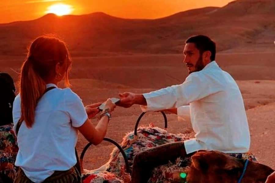 Marrakech: Sunrise Desert Tour with Camel Ride and Breakfast - Getting dressed in blue Touareg clothing