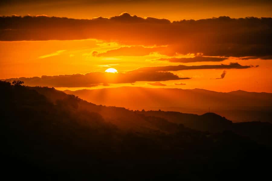 Marrakech: Sunrise Hike in the Atlas Mountains w/ Breakfast - Walking the rocky Atlas trails