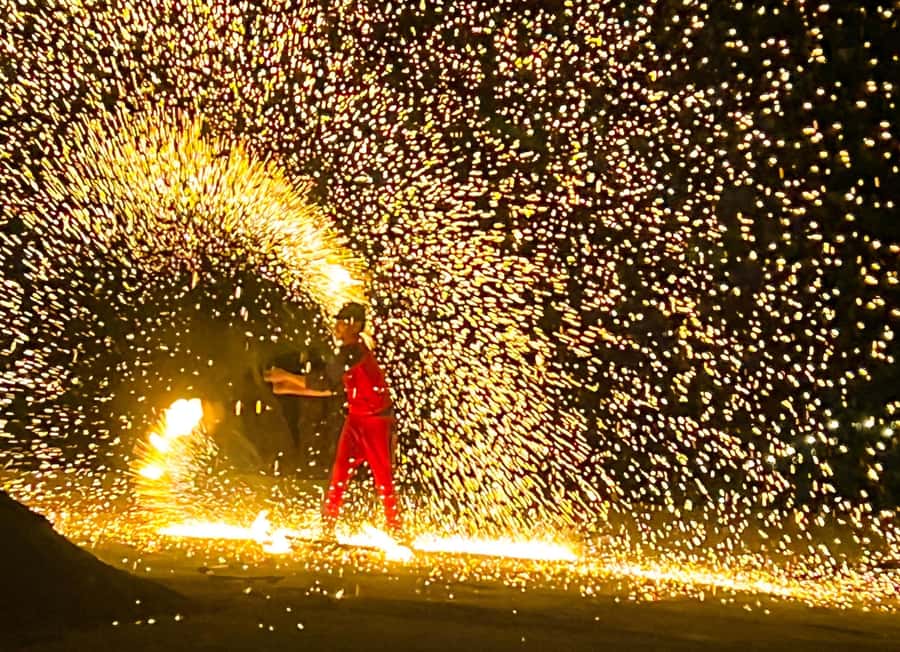 Marrakech: Sunset Dinner in the Agafay Desert - Should you book the Agafay Desert sunset dinner?