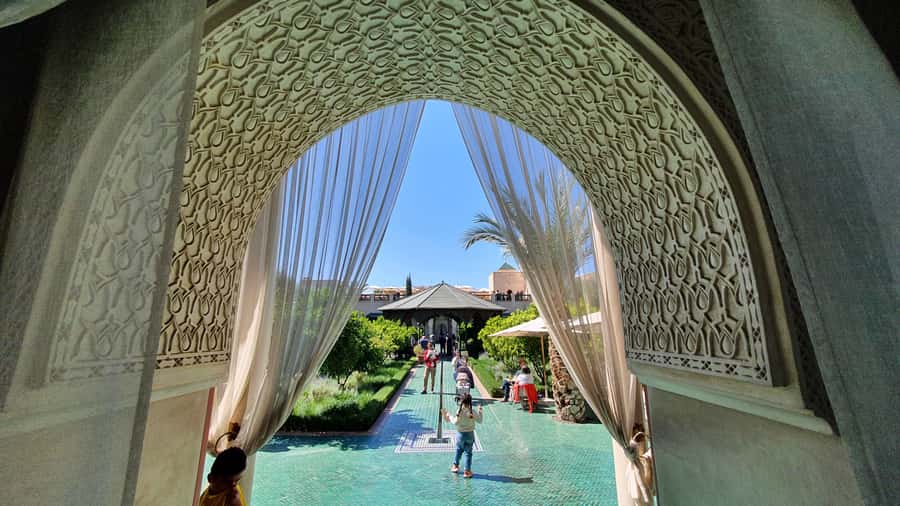 Marrakech: Tailor-Made City Tour With Your Own Private Guide - Starting at Koutoubia Mosque and walking into the Medina