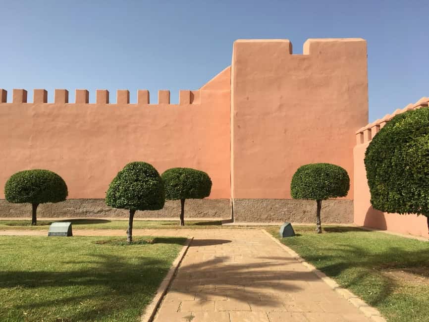 Marrakech TukTuk Private Tour in Medina with Pickup - Old landmarks and the newer city