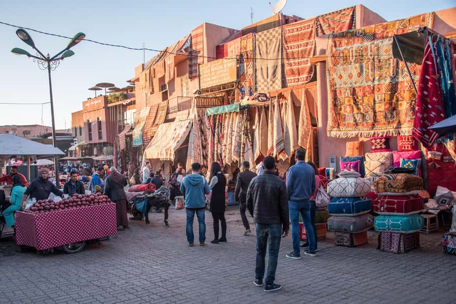 Marrakech: Vibrant Souks, Local Artisans & Medina Experience - Practical advice for a smoother medina walk