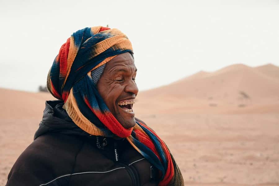 Merzouga 4x4 Desert Tours & Excursions - Meeting Berber nomads at the edge of the dunes